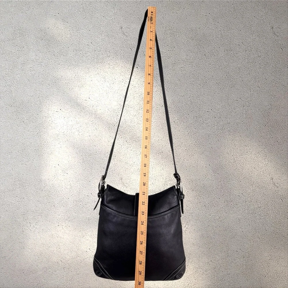 Vtg Y2K Coach 9480 Soho Flap Buckle Crossbody Black Leather Shoulder Hobo Bag
